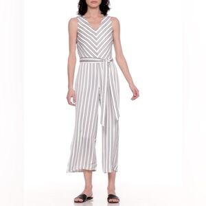 Banana Republic Wide Leg Cropped Jumpsuit in White & Black Stripe - Size 6